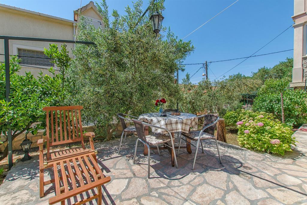Apartments Vojka Милна Екстериор снимка