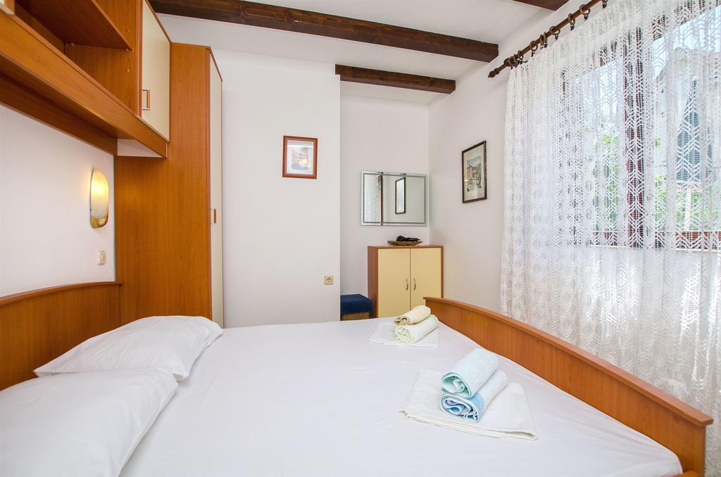 Apartments Vojka Милна Екстериор снимка