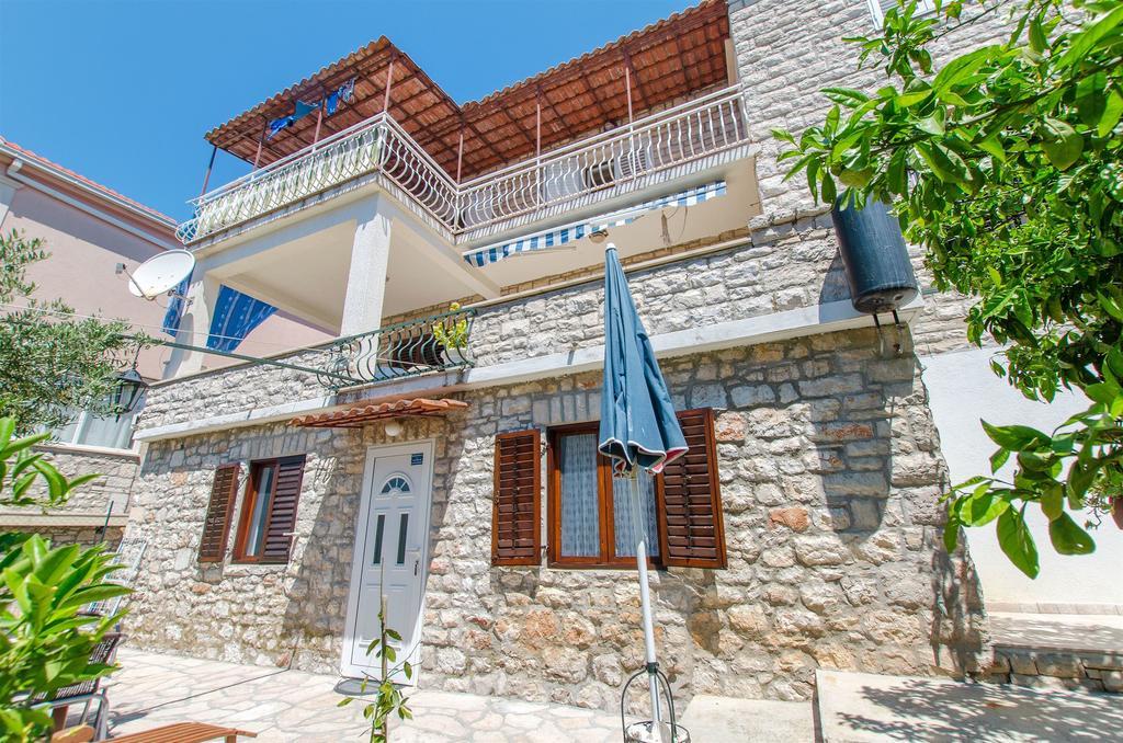 Apartments Vojka Милна Екстериор снимка